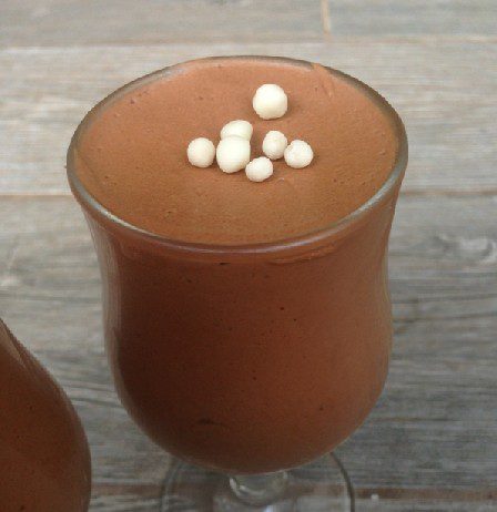 מוס שוקולד ואבוקדו טבעוני