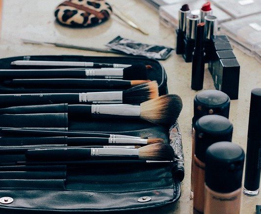 התאמת איפור עיניים לערב