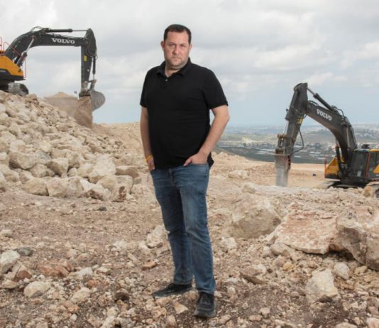 "המבחן של נתניהו: הפסקת הקפאת הבנייה"