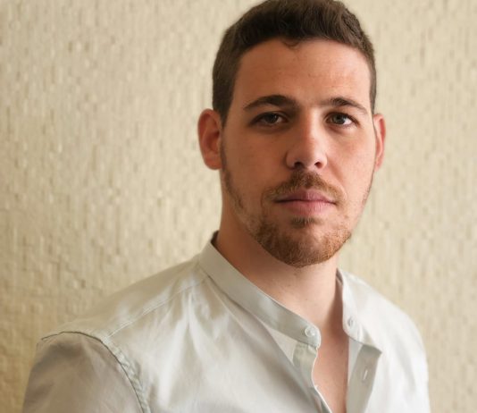 אמיר אטינגר