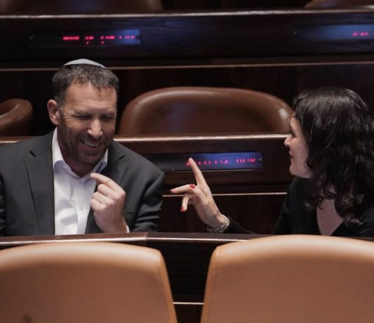 כהנא עקץ, חברת הכנסת הגיבה: "שיאים חדשים של ציניות"