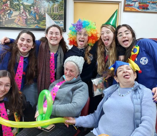 מרכזות תנועת עזרא נפגשו עם ליצן רפואי כדי להבין איך עושים ליצנות עם ערכים