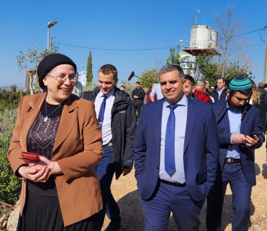 השרה סטרוק ביקרה בהתיישבות הצעירה