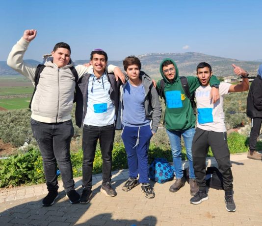 לראשונה: מעל 40,000 חניכים יצאו הבוקר לטיולי ט"ו בשבט של בני עקיבא