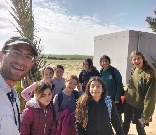 מעל 40,000 חניכים יצאו הבוקר לטיולי ט"ו בשבט של בני עקיבא