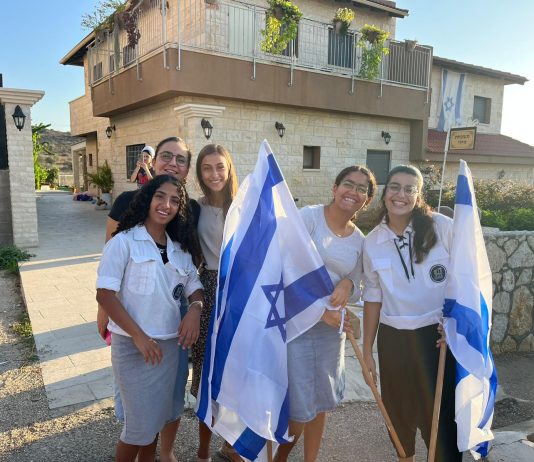 "לילה לבן" אאוט."לילה כחול-לבן" אין: שבת ארגון מסוג אחר למען עם ישראל חודש ארגון במתכונת אחרת