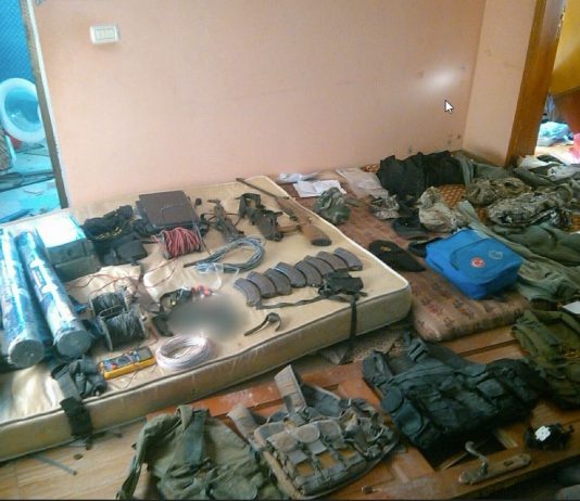 נשק טעון מתחת למיטת ילדים ופיר ליד גן משחקים: ככה חמאס מסתתר מאחורי "בלתי מעורבים"