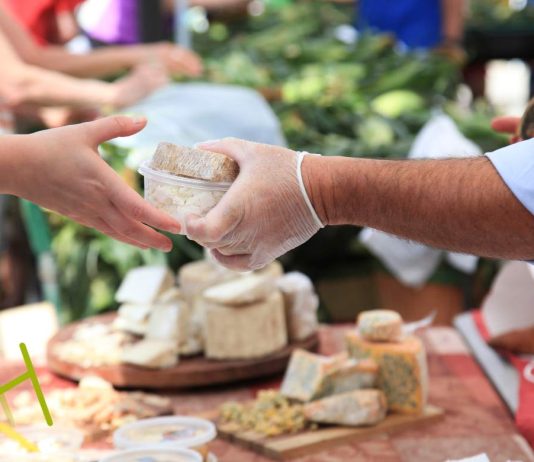 לאיזה אירועים מתאים להזמין שולחן שוק?