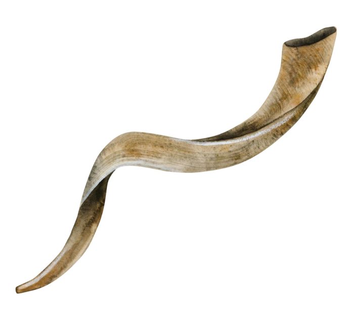 735