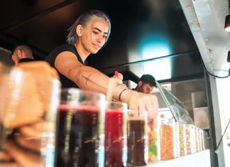 כוח אדם לאירועים שמחזיק את האירוע מהדקה הראשונה ועד האחרונה