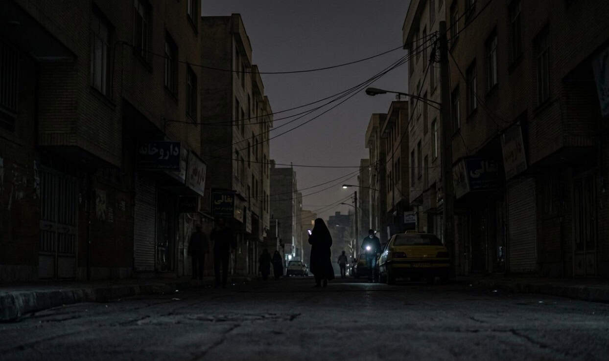 רחוב חשוך באיראן