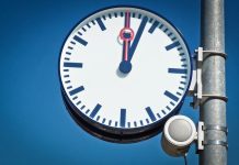 סדר בעבודה: למה יותר עסקים עוברים לניהול נוכחות דיגיטלי