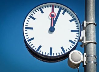 סדר בעבודה: למה יותר עסקים עוברים לניהול נוכחות דיגיטלי