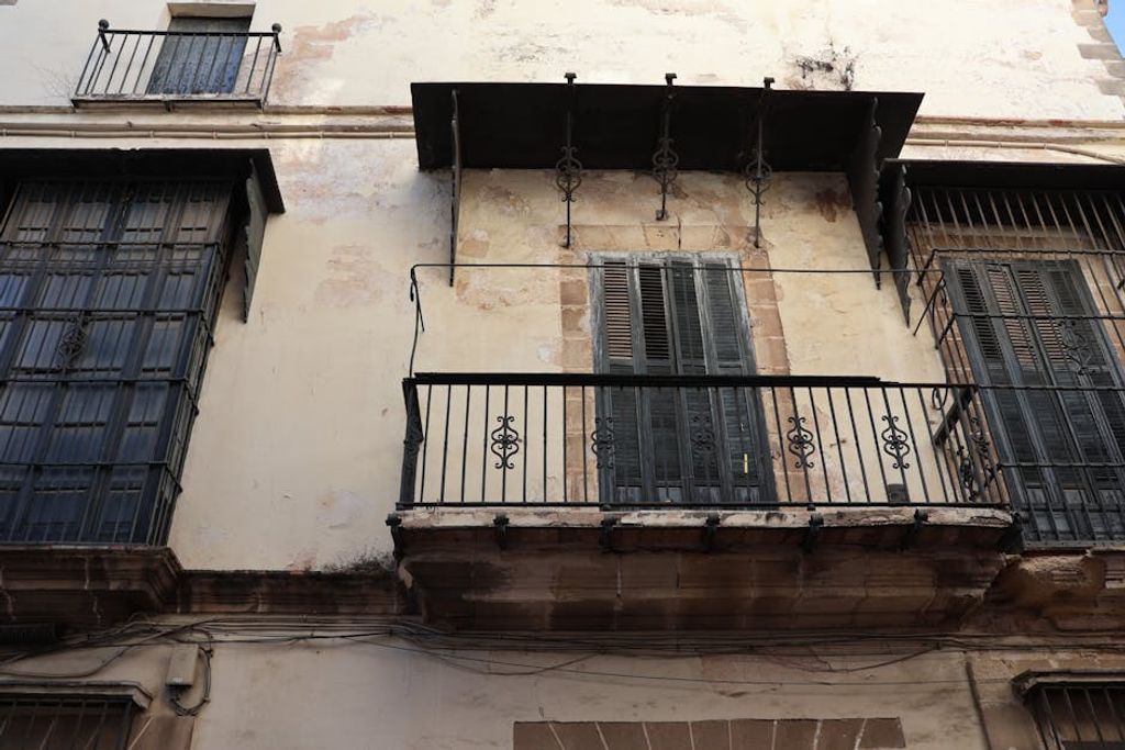 מרפסות בטון ישנות