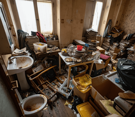 מצוות כיבוד הורים גם לאחר לכתם: איך ניגשים לפינוי דירת ירושה ברגישות וכבוד?