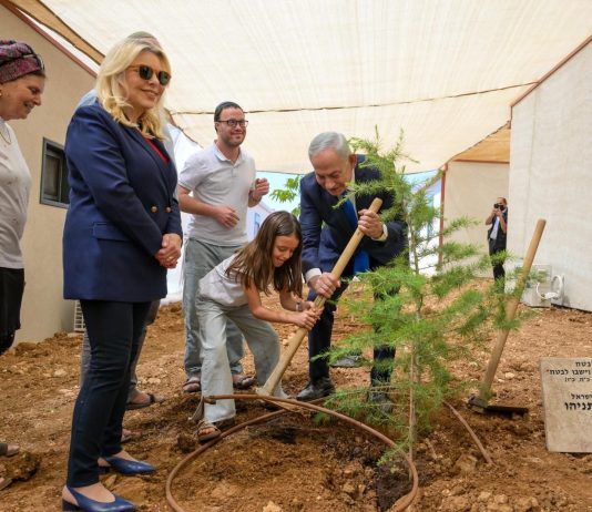 נתניהו בחנוכת שכונה חדשה במגדל עוז: "אין לנו עתיד בלי העבר שלנו"