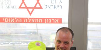 דרמה בבית הכנסת: יעל בת ה-5 נחנקה מסוכריה וניצלה ברגע האחרון
