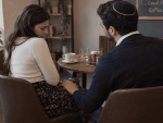 זוג דתי בדייט